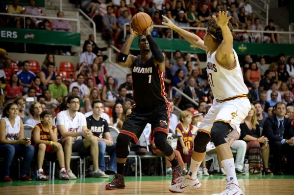 篮球划过一 篮球划过一